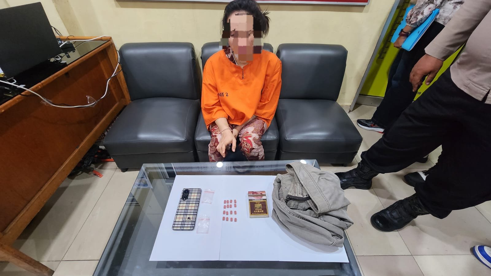 Polres Dumai Mengamankan Seorang Wanita Muda Terkait Menguasai 16 Butir Pil Ekstasi