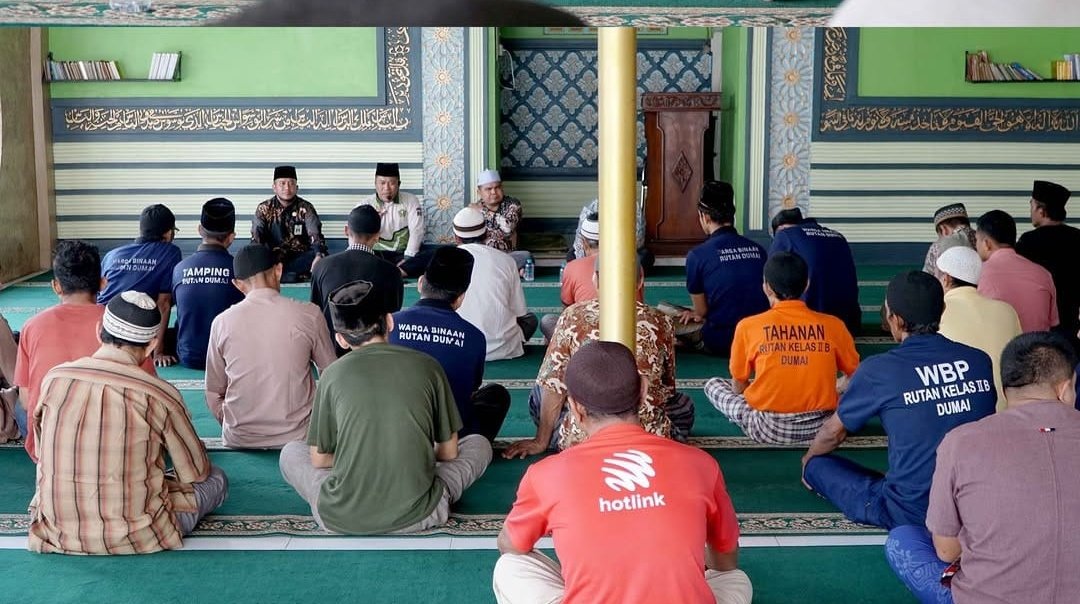 Sentuhan Humanis Dari Balik Jeruji: Rutan Kelas II B Dumai Gandeng Kemenag Gelar Pengajian Bersama Untuk Pembinaan Rohani