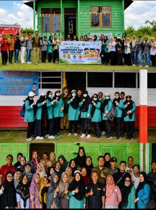 Ketua TP PKK Kecamatan Sungai Sembilan Dampingi Ketua TP PKK Kota Dumai Gelar Cek Kesehatan dan Pengobatan Gratis di Batu Teritip